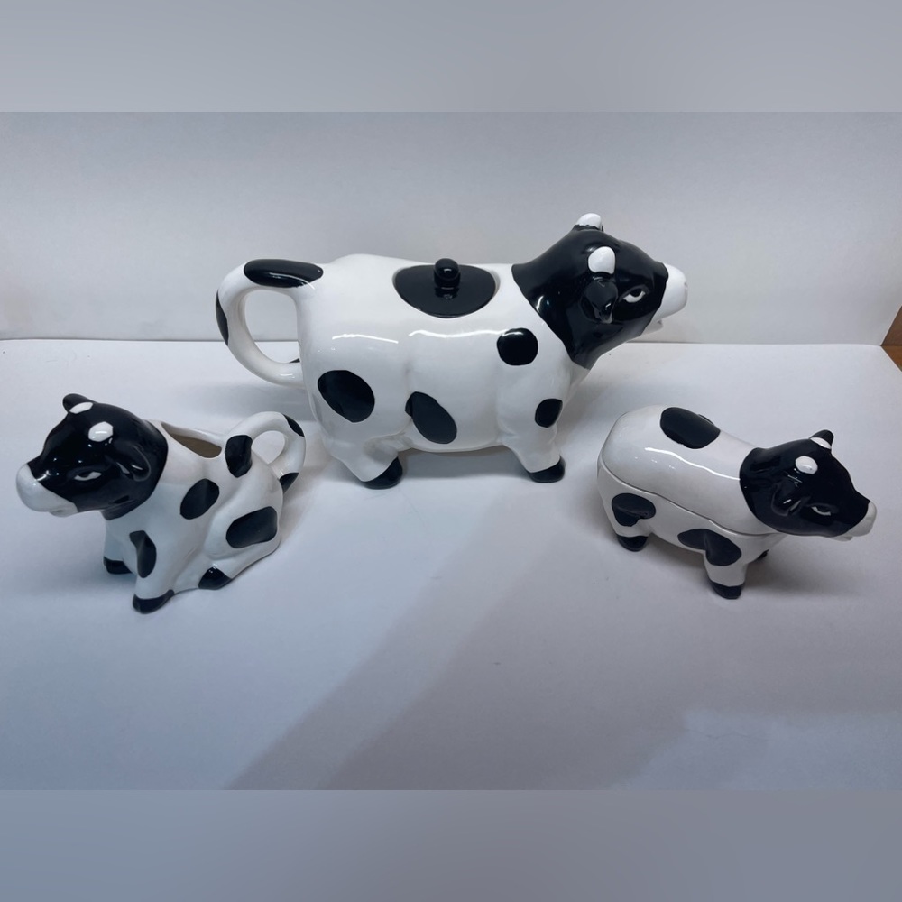 VTG. CARDIA MILK COW TEA/COFFEE SUGAR, CREAMER SET